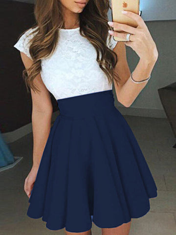 Airchics courte robe dentelle trapèze fluide col rond manches courtes de cocktail